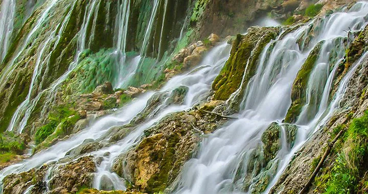 نمایی از آبشار بار نیشابور