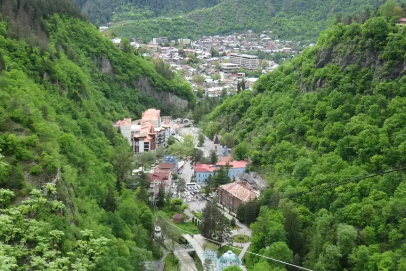 شهرهای توریستی گرجستان برجومی