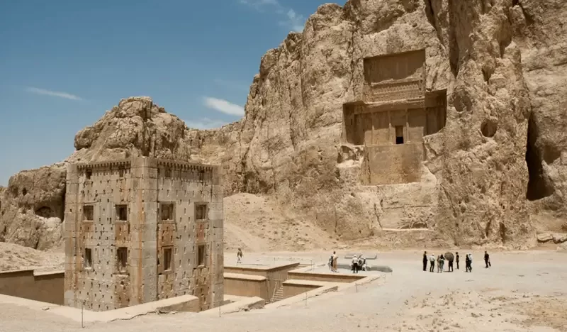 کعبه زرتشت یا بنخانه