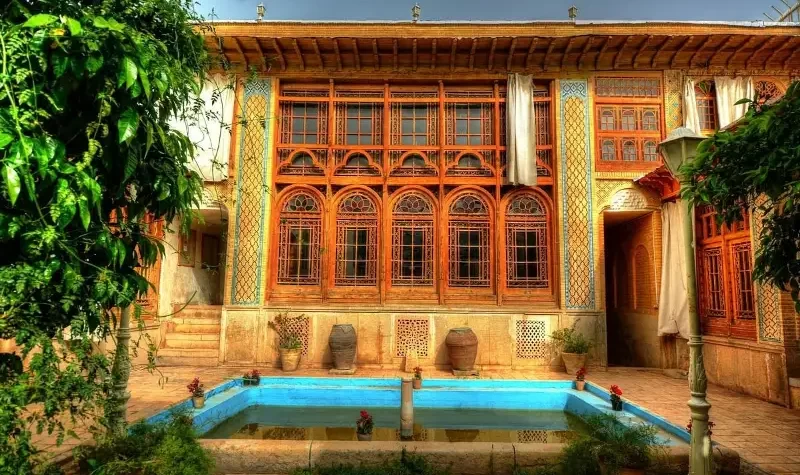 خانه فروغ الملک یا موزه هنر مشکین فام شیراز
