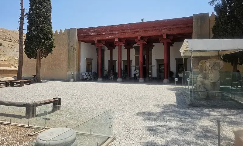 موزه تخت جمشید