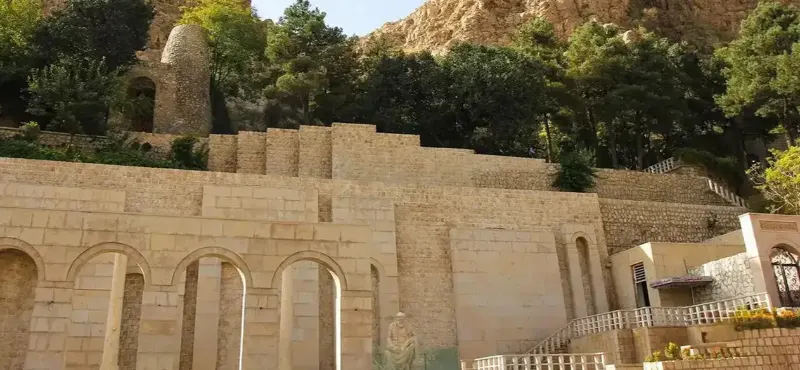 جاهای دیدنی شیراز آرامگاه و بوستان خواجوی کرمانی
