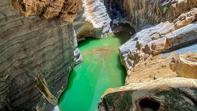گذرگاه مارها از جاهای دیدنی عمان