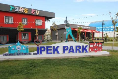 خانه وارونه وان