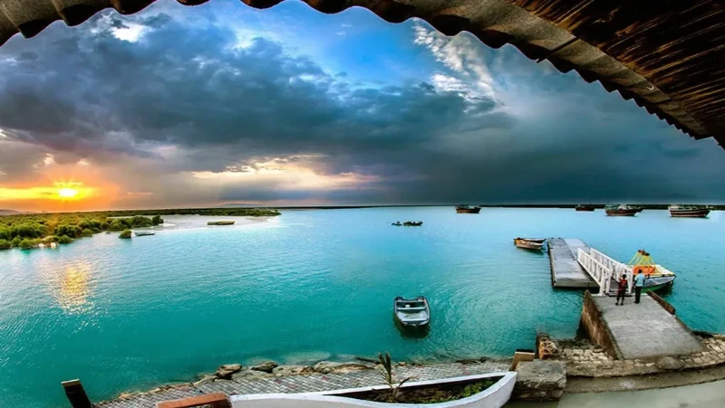 تور لحظه آخری چابهار از مشهد
