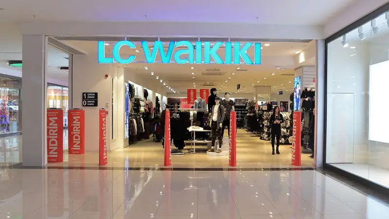 فروشگاه ال سی وایکیکی