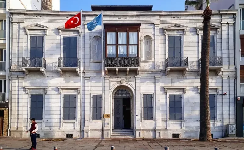 موزه آتاتورک ازمیر