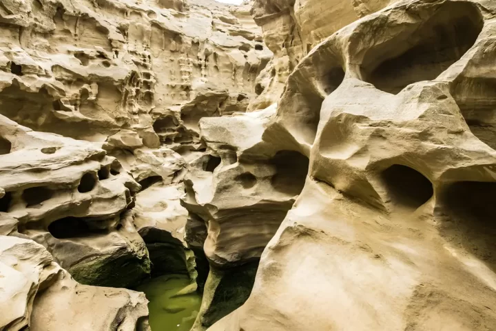 تنگه چاهکوه قشم