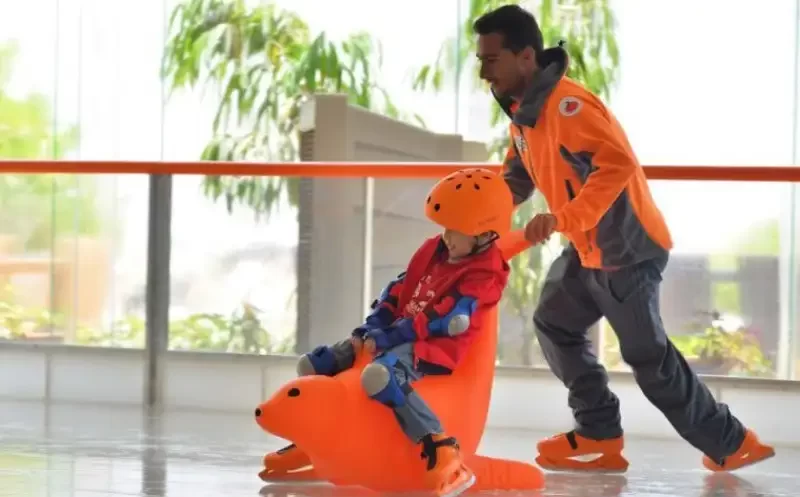 پیست اسکی مرکز خرید دامون کیش