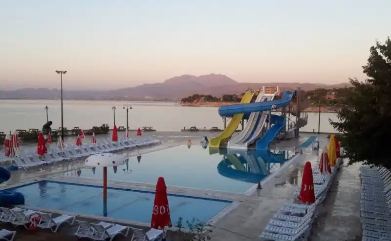 پارک آبی ساحلی دیوان