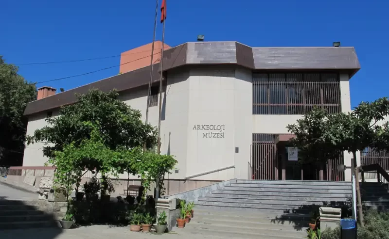 موزه باستان شناسی ازمیر