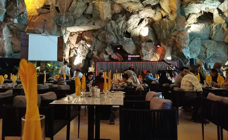 رستوران کوه نور