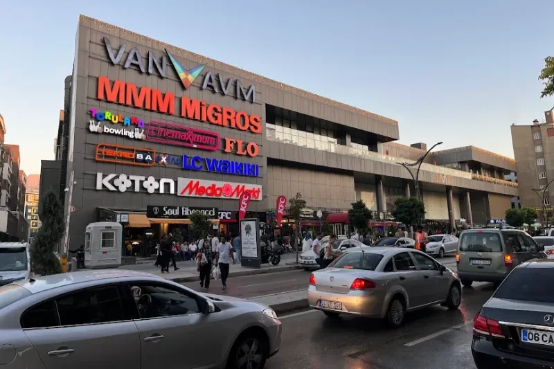 مرکز خرید Van AVM