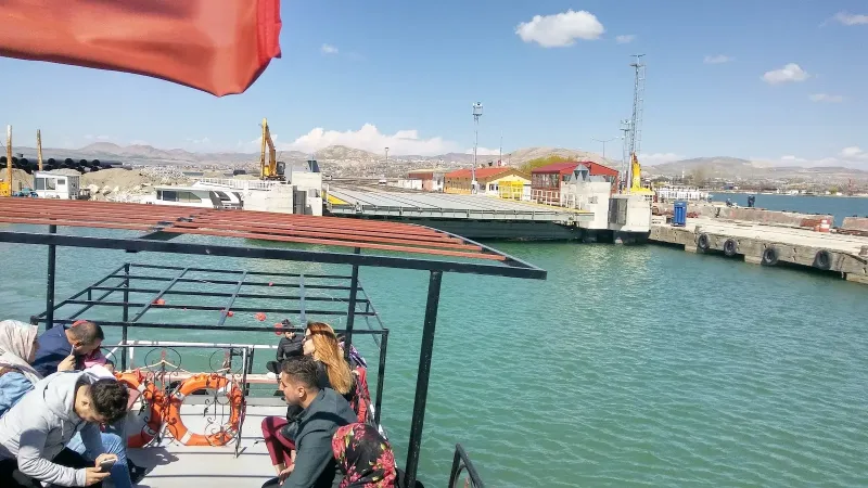 بازدید از اسکله وان