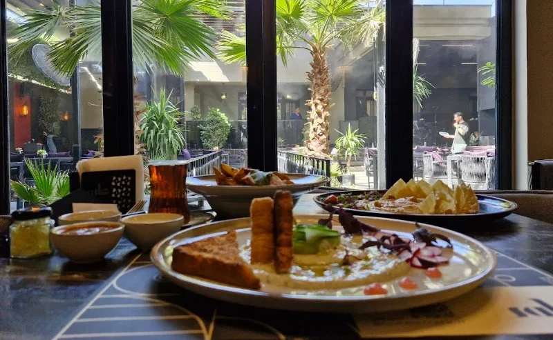 کافه رستوران فیانی مشهد