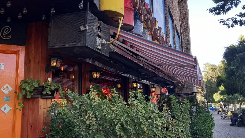 رستوران فود فکتوری