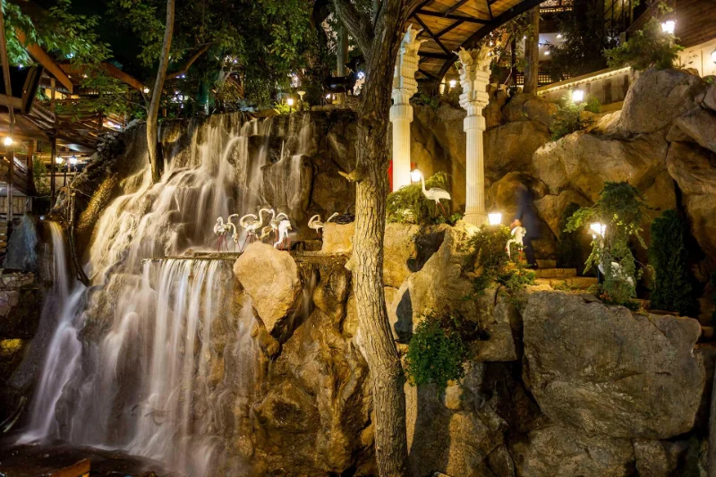 رستوران کوروش مشهد