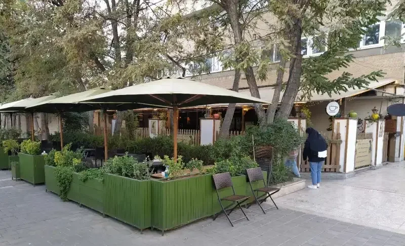 رستوران ایتالیایی باغ زیتون