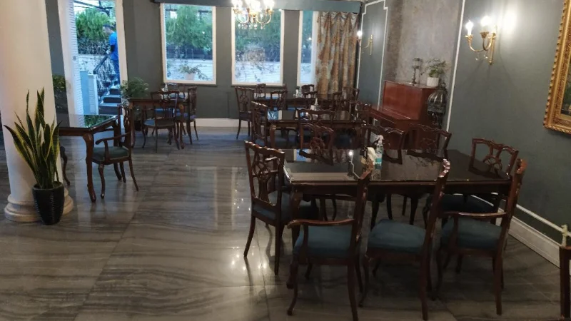 رستوران ایتالیایی ژیوان